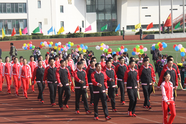 公司方隊入場(chǎng)